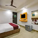 Hotel Kelvish -Airport Pickup Free