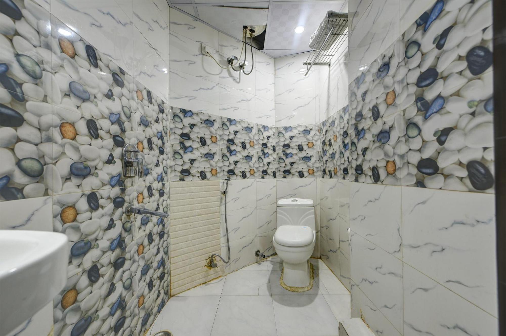 Kelvish -airport Pickup Free Hotel New Delhi
