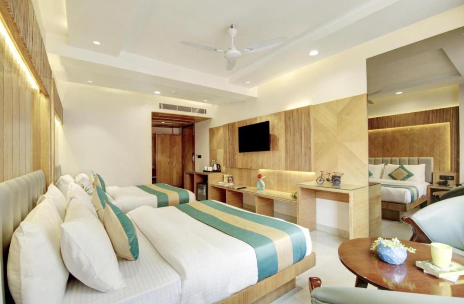Hotel Kelvish -airport Pickup Free 4*