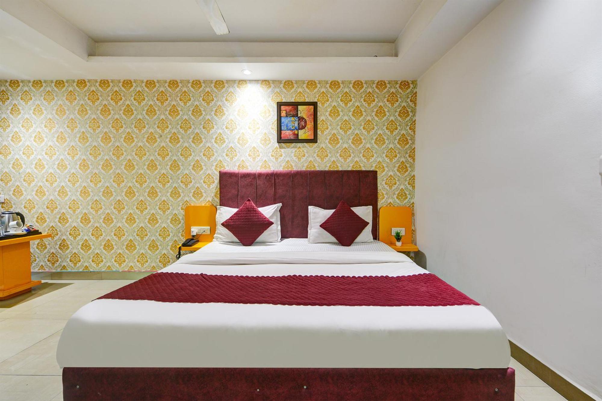 Hotel Kelvish -airport Pickup Free